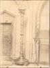 Basiliek: paaskandelaar en deur sacristie