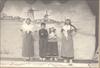 Vlaamse kermis in casino: groep Hollandse boertjes; Mariette Hendts; Pierre Neven; Suzanne Stas, ...